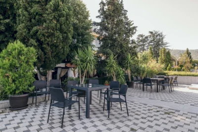 За ресторанта